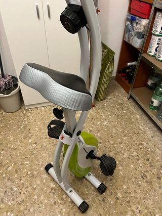 Bicicleta Estática Verde y Gris