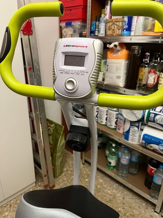 Bicicleta Estática Verde y Gris