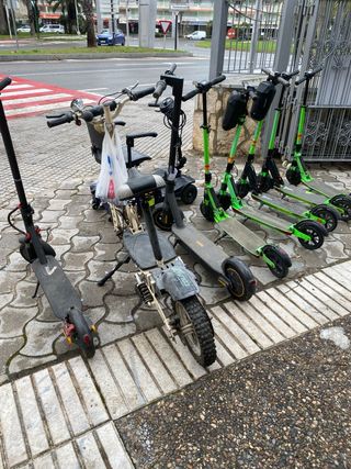 Lote de 8 patinetes eléctricos E-TWOW