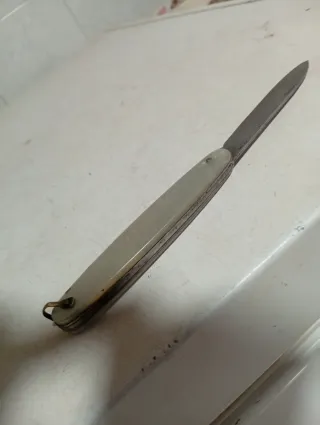 Navaja antigua pequeña