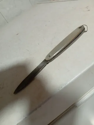 Navaja antigua pequeña