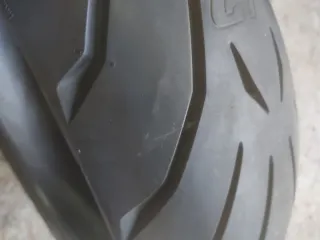 Neumático Pirelli 160 60 R17 Trasero