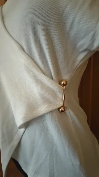 Camiseta blanca cruzada