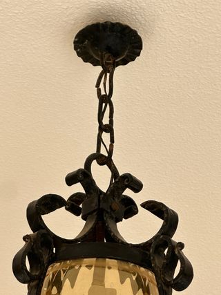 Lámpara de techo forja y cristal ámbar