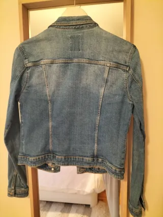 Cazadora vaquera Bershka Talla m