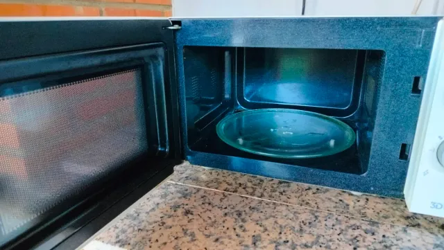 Microondas Cecotec ProClean 3110 para reparar