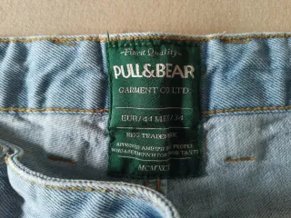 Pantalón vaquero Pull&Bear desgastado