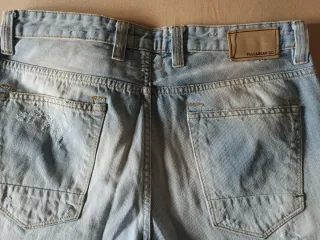 Pantalón vaquero Pull&Bear desgastado