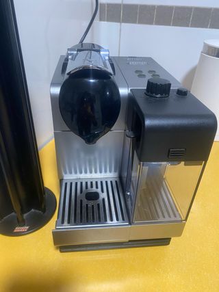 Cafetera De'Longhi Nespresso Lattissima Plus