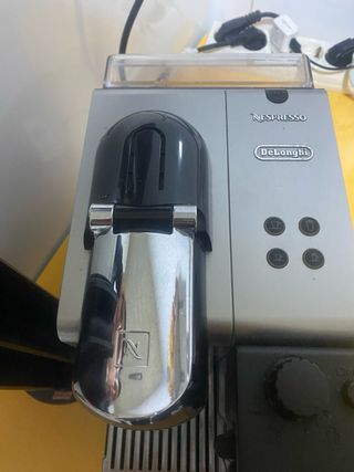 Cafetera De'Longhi Nespresso Lattissima Plus