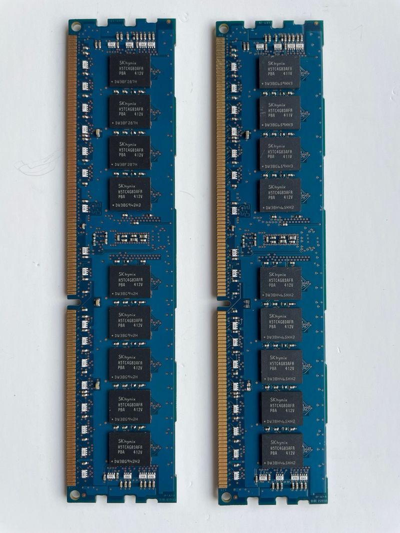 2x SK hynix 8GB DDR3 ECC Server RAM afbeelding 2