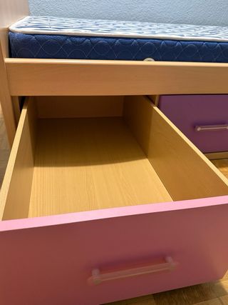 Cama individual con cajones