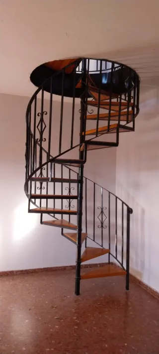 Escalera de caracol de madera