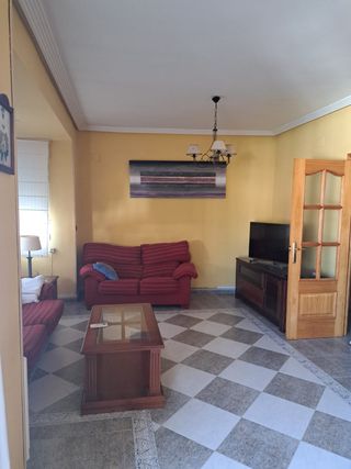 SE ALQUILA PISO EN MARTOS