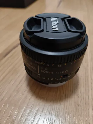 Cámara Nikon D3400 + 2 objetivos