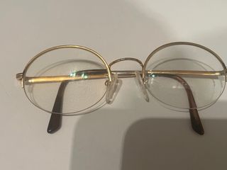 Montura de gafas clásica dorada y marrón