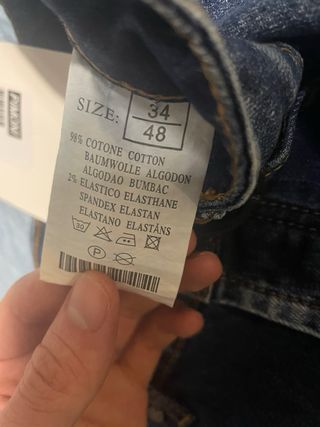 Pantalón Skinny con Rotos y Ajustable.