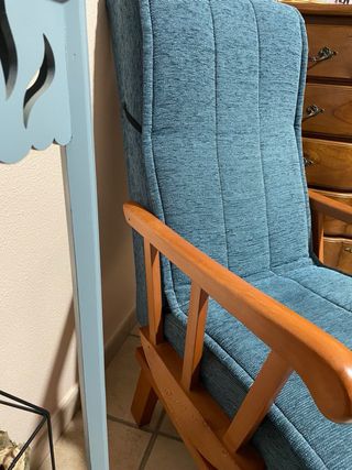 Sillón balancín madera y tela