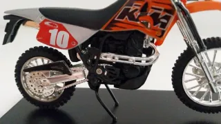 Moto KTM 540 SXC. Maisto.