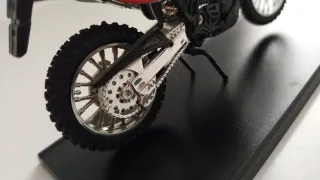 Moto KTM 540 SXC. Maisto.