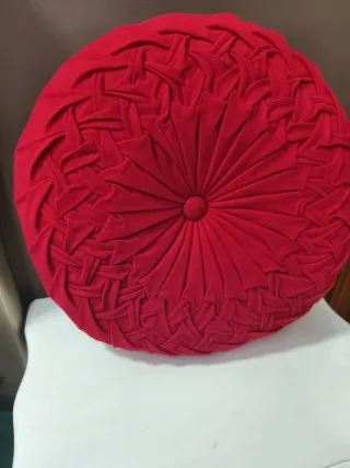 Cojín redondo decorativo rojo
