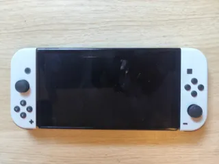 Nintendo Switch OLED - Garantía comprada Junio 25