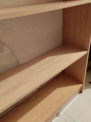 Estantería de madera