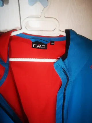 Chaqueta CMP entretiempo e impermeable azul y roja