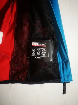 Chaqueta CMP entretiempo e impermeable azul y roja