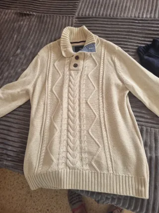 Jersey beige de punto con trenzas