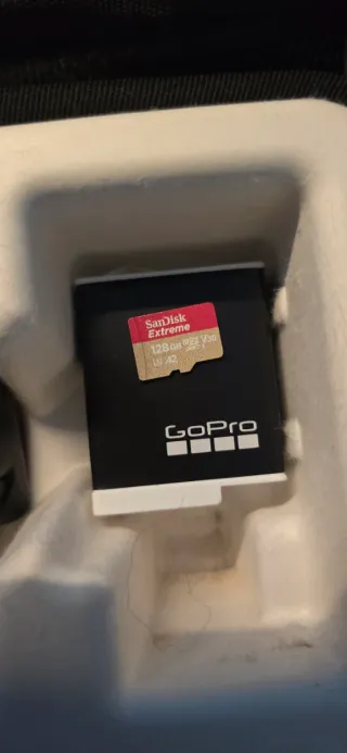 GoPro Hero 11 Black + Accessori