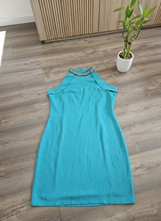 Vestido Halter Verde Esmeralda con Joyas Role Mode