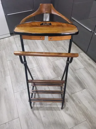 Galán de noche madera y metal