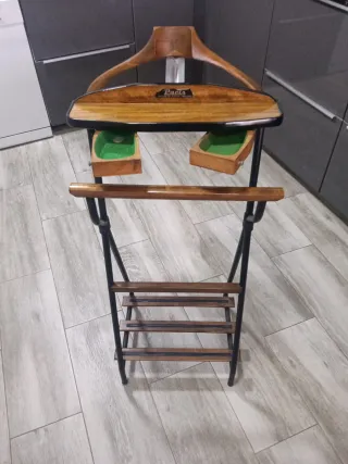 Galán de noche madera y metal