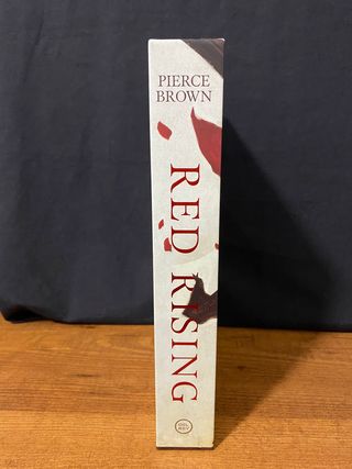 Red Rising Deluxe Firmado por Pierce Brown