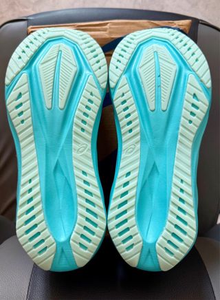 Zapatillas ASICS Novablast 5 Talla 42