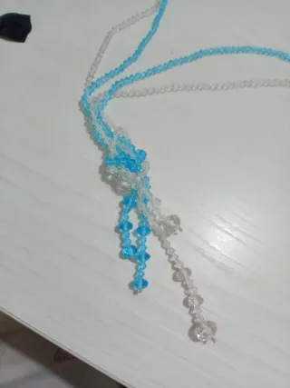 Collana pietre bianche e azzurre