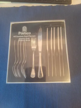 Juego de 6 cubiertos de postre.