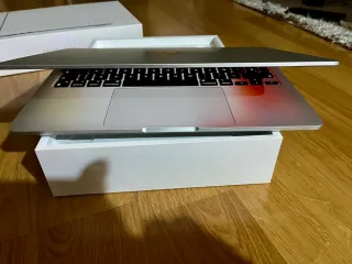 MacBook Air 13 M2 512GB 14 ciclos