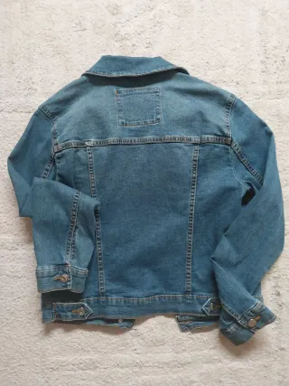 Cazadora vaquera Stradivarius azul mujer