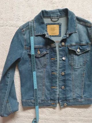 Cazadora vaquera Stradivarius azul mujer