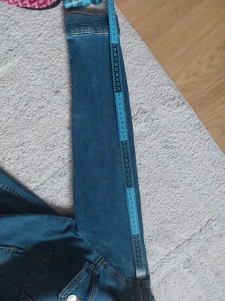 Cazadora vaquera Stradivarius azul mujer