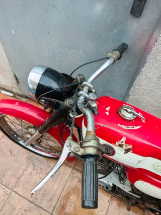 MV Agusta 50 2t. Roja.