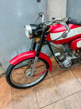 MV Agusta 50 2t. Roja.