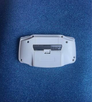 Game Boy Advance + Pokémon Esmeralda