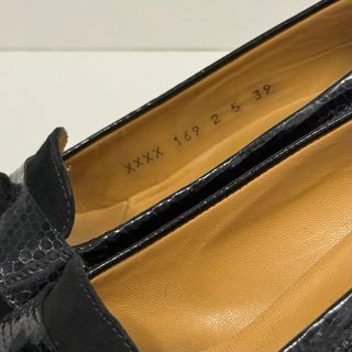 Talla 39 - Platino Zapatos de salón ante y charol