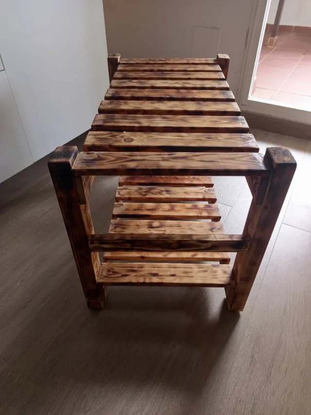 Banco de madera rústico