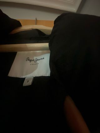 Abrigo plumífero largo Pepe Jeans negro