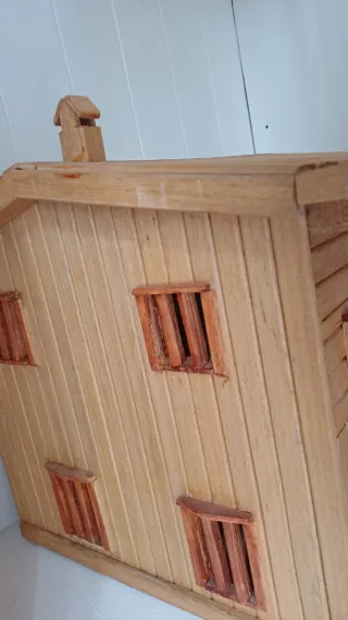 Casa de madera decorativa 34 cm ancho por 40 alto