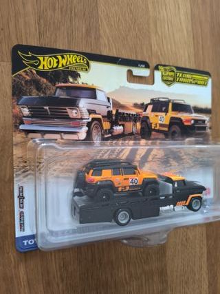 Hot Wheels Team Transport Toyota FJ Cruiser